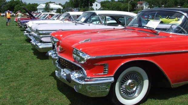 Exposition d'autos sport et antiques le 16 juillet à Saint-Joseph