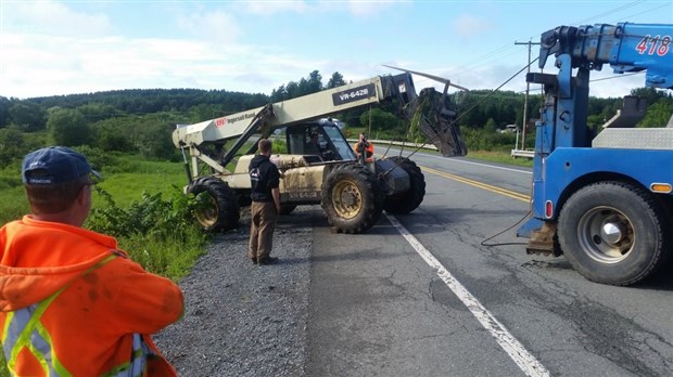 EN BREF | Sortie de route d’un camion sur la 173 à Saint-Joseph