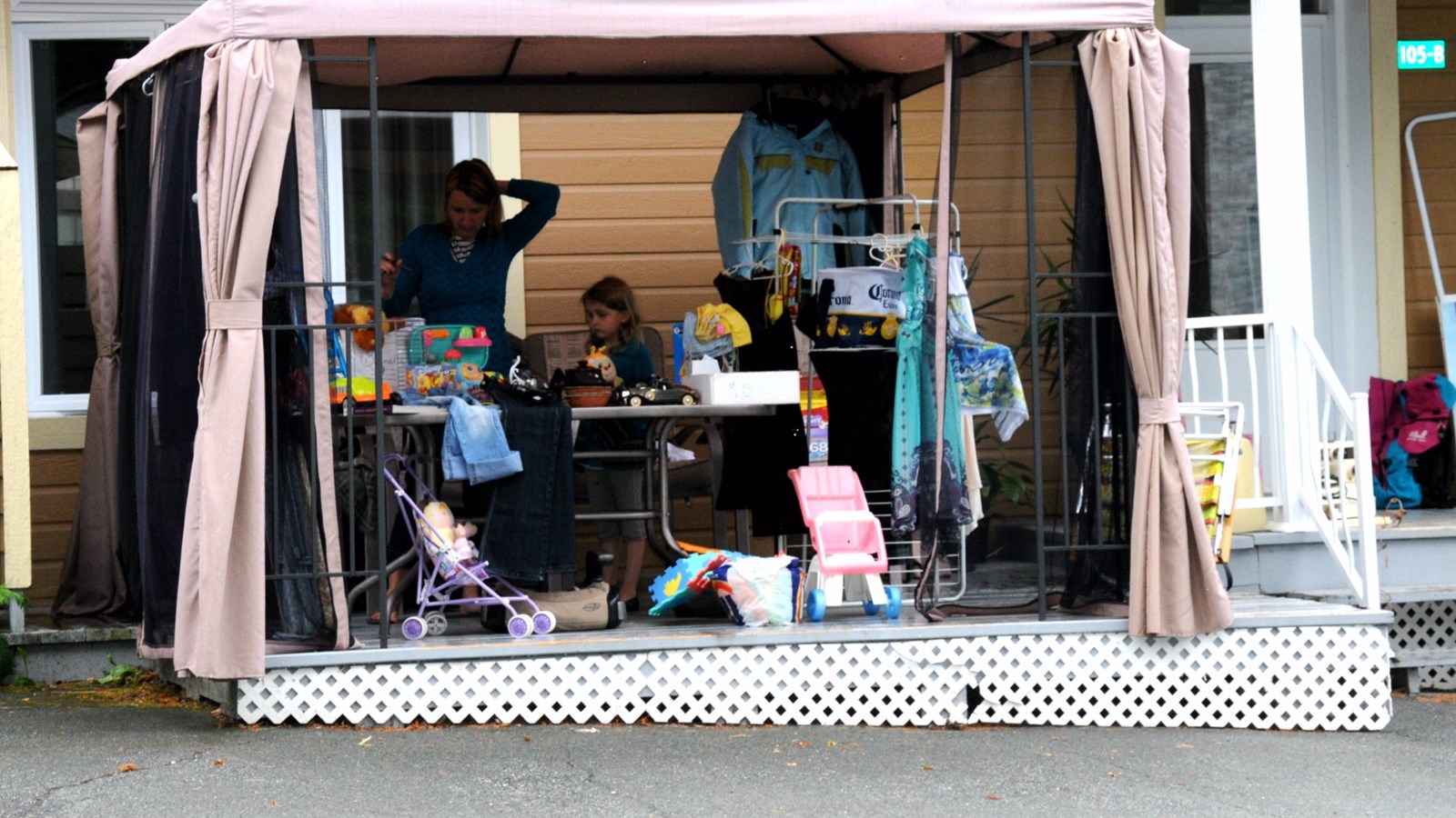 La pluie n'a pas empêché Beauceville de procéder à sa vente de garage