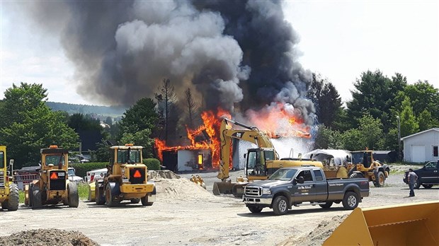 Un incendie détruit un garage à Saint-Martin