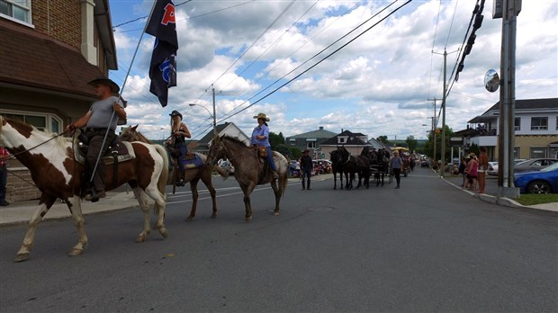 Normand DeLessard nous présente la parade du festival Nashville en Beauce