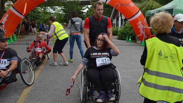 Une somme de 1 640 $ amassée pour l’Association des personnes handicapées à la Ruée des Jarrets