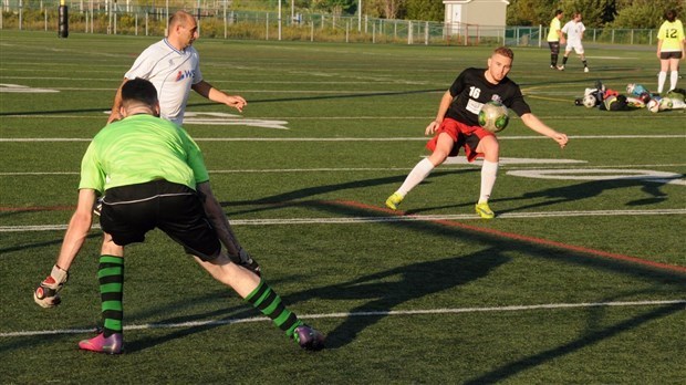WSP remporte la classe compétitive du 24 h de soccer Manac