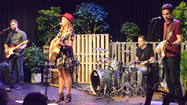 Salle comble pour le lancement de l'EP de Jessica Pruneau