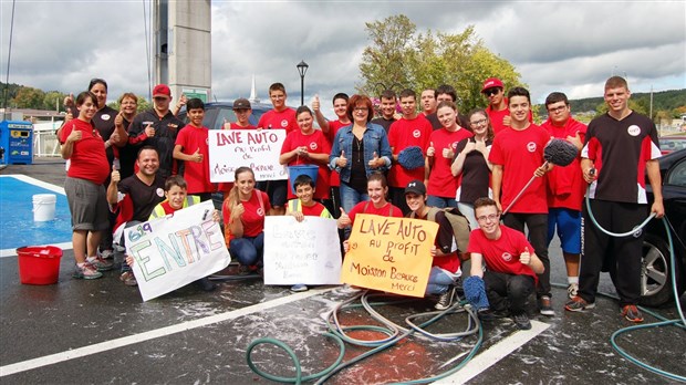 Plus de 200 cadets de la région participent au mouvement « Les cadets dans la communauté »