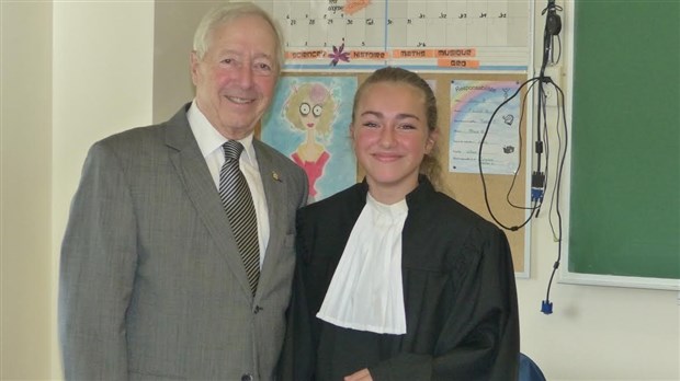 Le lieutenant-gouverneur du Québec en visite à l'École Jésus-Marie de Beauceville
