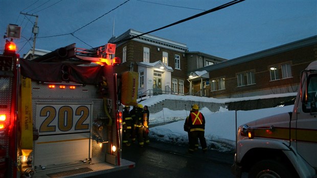 Intervention des pompiers au bâtiment abritant la MRC Robert-Cliche