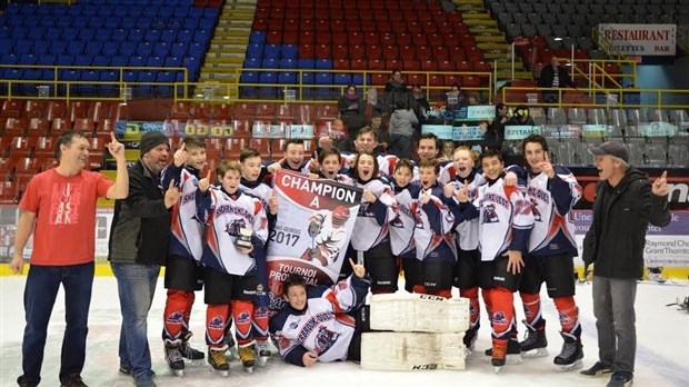 Le Hockey Expert de Sherbrooke remporte la classe « A » lors de la 46e édition du Tournoi Bantam du Centre Hi-Fi