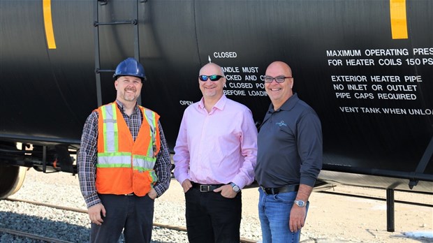 Un premier wagon pour le site de transbordement temporaire à Scott