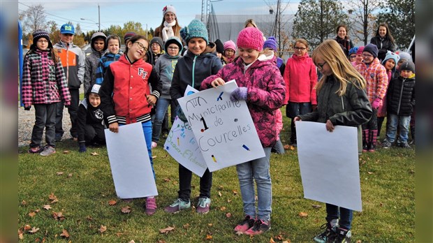 Une nouvelle cour pour l'école Sainte-Martine à Courcelles