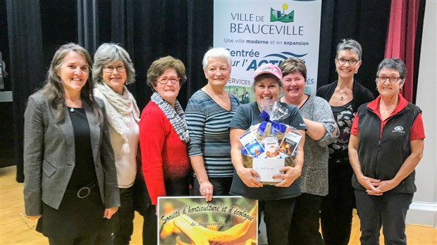 Près de 175 personnes venues écouter Marthe Laverdière parler d'horticulture à Beauceville