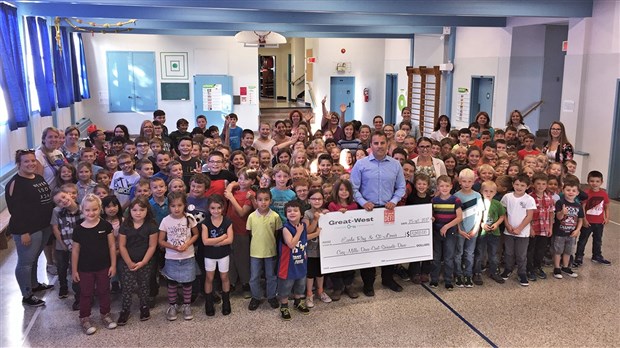 Grand défi Pierre Lavoie : 5 262 $ remis à l'école Roy et Saint-Louis de La Guadeloupe