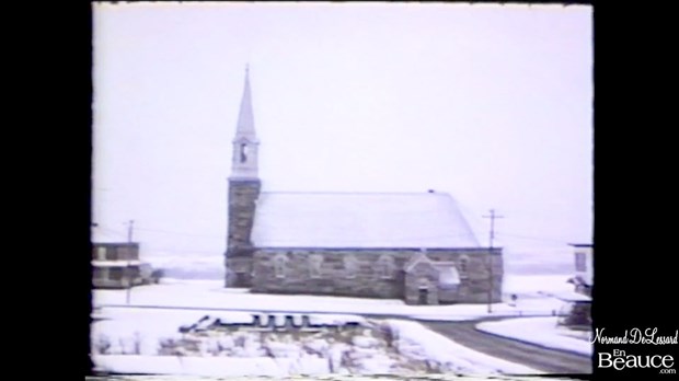 Normand DeLessard présente des images de Saint-Alfred en 1976