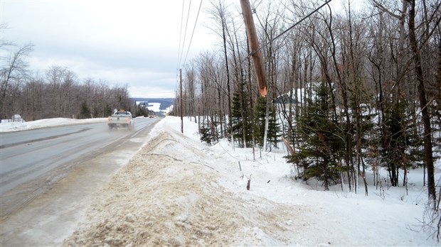 Une femme blessée lors d'une sortie de route à Vallée-Jonction