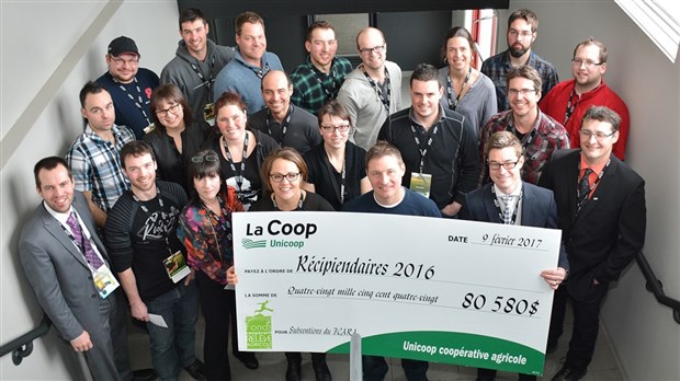 De jeunes agriculteurs reçoivent 80 580 $ en subventions d'Unicoop