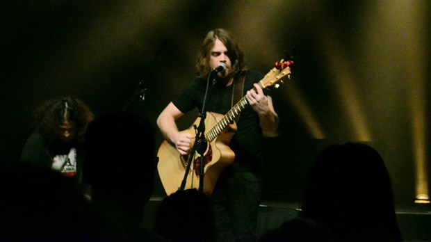 Pierre-Hervé Goulet chauffe le Grand Théâtre en ouverture de Tryo
