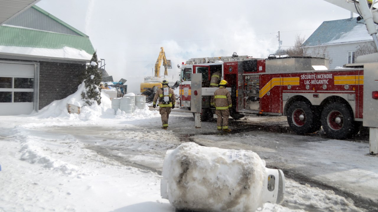 Incendie majeur aux Équipements Lapierre de SaintLudger