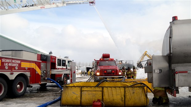 Incendie majeur aux Équipements Lapierre de Saint-Ludger