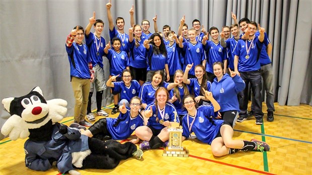 Les cadets de l’air de Saint-Georges remportent une médaille d’or en volleyball