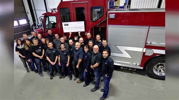 Maxi Métal remet 3 600 $ à la Fondation Santé Beauce-Etchemin
