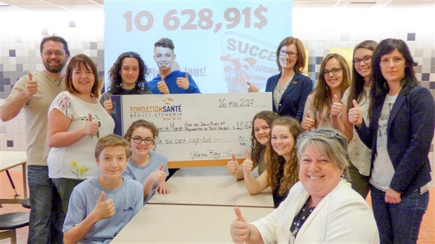 L’école des Deux-Rives et la PSG remettent 10 600$ à la Fondation Santé Beauce-Etchemin