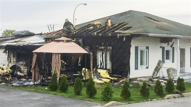 Incendie d'une maison à Saint-Georges. Le feu se serait déclenché dans la remise. 