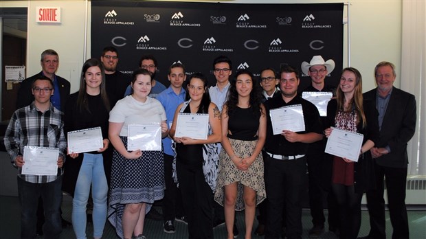 Des étudiants du Cégep Beauce-Appalaches reçoivent des bourses totalisant 12 000 $