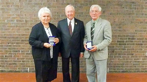 Deux aînés de Sainte-Aurélie récompensés par la médaille du Lieutenant-gouverneur