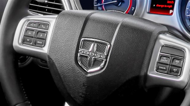 Un déploiement accidentel de l’airbag entraîne le rappel de 120 000 Dodge au Canada