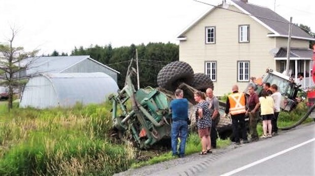 Déversement de 7 000 litres de déjections animales sur la route 108