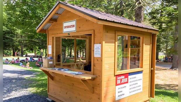 Un kiosque d’information et de prêts de jeux ouvre ses portes aux Sept-Chutes 