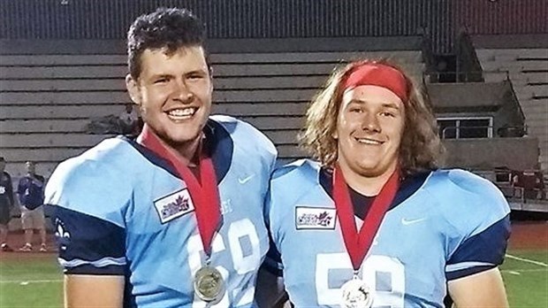 Deux Beaucerons remportent la médaille d'or avec l'Équipe Québec de football
