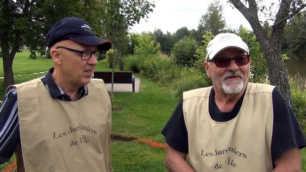 Normand DeLessard présente les jardiniers de l'île Pozer