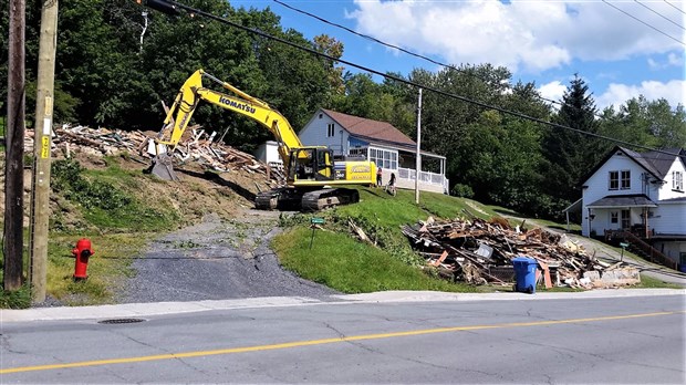 Démolition d'une quinzaine de maisons sur la 1re Avenue à St-Georges