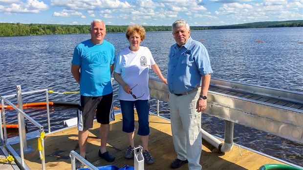 Des résultats encourageants au lac des Abénaquis contre le myriophylle