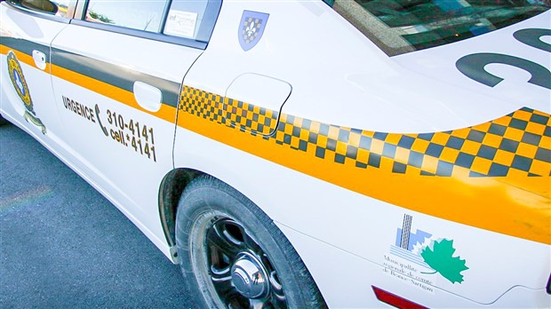 Deux arrestations à St-Honoré, où la police saisit 600 comprimés de méthamphétamine