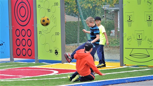 L'école Monseigneur-Fortier inaugure son nouveau terrain multisports