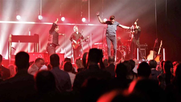 Robby Johnson s'est « beaucoup amusé » pendant 12 soirs sur scène avec Gregory Charles
