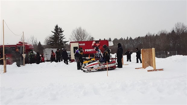 Drag de motoneige : une première édition réussie