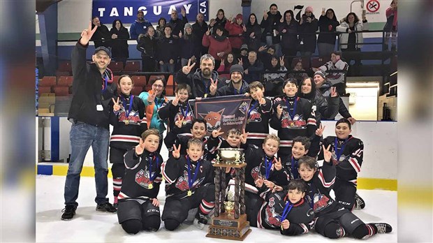 Hockey : le Garaga Atome B2 de St-Georges remporte un tournoi à St-Agapit
