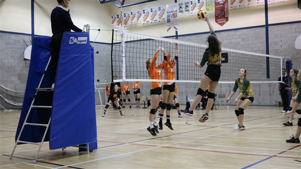 Des hauts et des bas pour les équipes de volleyball des Condors