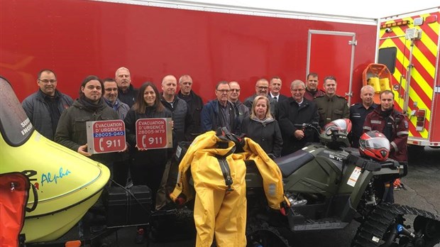 Sentiers de motoneige : une nouvelle signalisation d'urgence hors route