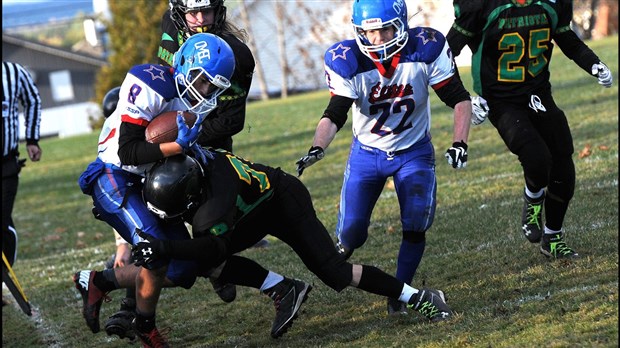 Les patriotes de la Polyvalente Bélanger remporte la victoire contre les Cavaliers