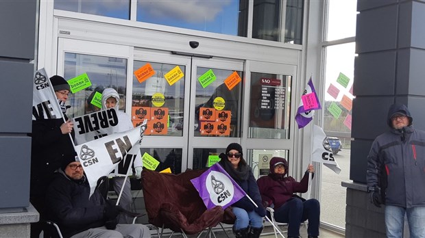 Grève-surprise de la SAQ partout au Québec