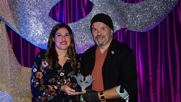 130 personnes participent à la Soirée Bal masqué