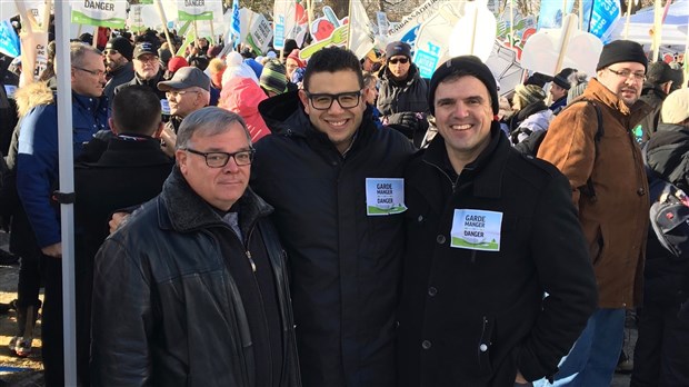 Samuel Poulin et Luc Provençal appuient les agriculteurs de la région