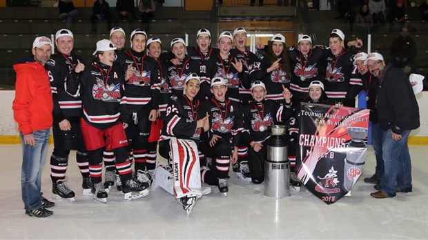 L'équipe Midget B2 du Regroupement BC-SG championne d'un tournoi provincial à Mascouche