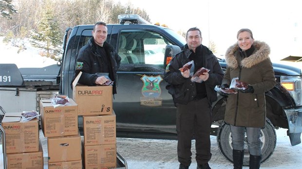 Les agents de la faune de Beauceville remettent 2034 lbs de gibier à Moisson Beauce