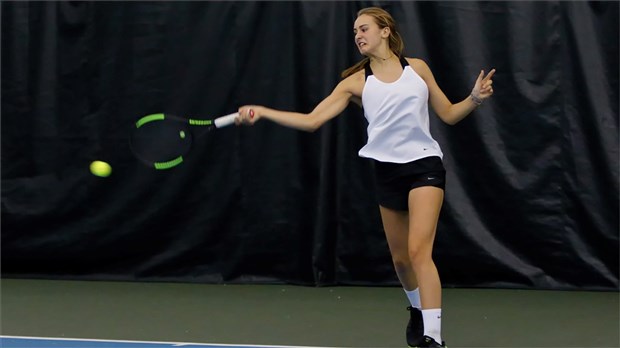 Annabelle Williams passe au tour suivant pour le Championnat québécois de tennis