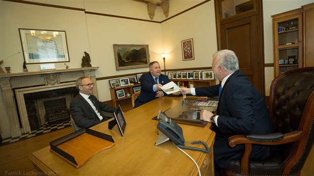 Paul Busque a déposé son rapport sur l’examen des programmes d’aide en infrastructures municipales